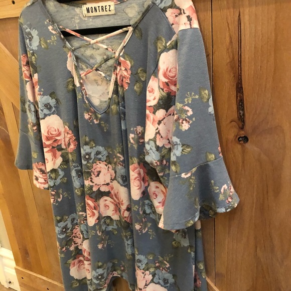 BOGO!❤️Plus Floral Top❤️ - Picture 8 of 10